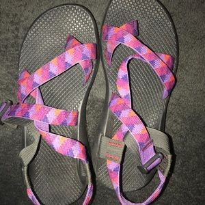 CUSTOM CHACOS